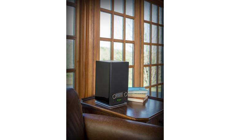 McIntosh RS150 Wireless Loudspeaker System – High-Gloss Black with Illuminated Blue Meter