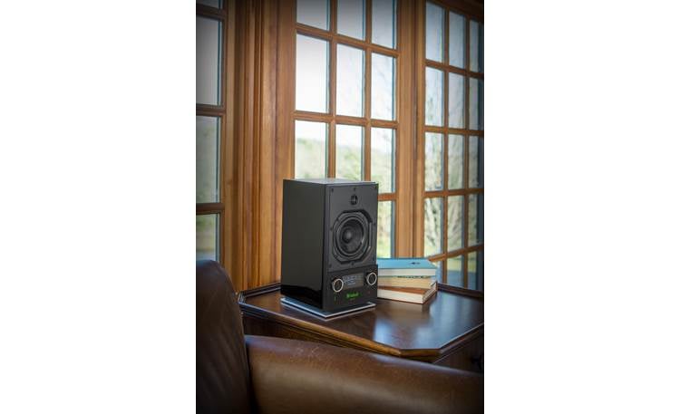 McIntosh RS150 Wireless Loudspeaker System – High-Gloss Black with Illuminated Blue Meter